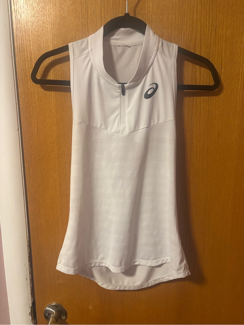 ASICS Tank Tops - Picture 4 of 5